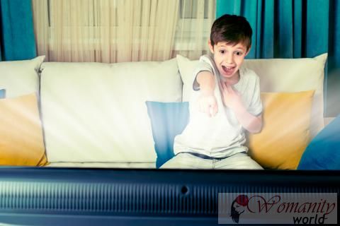 Des conseils, des avantages et des risques de regarder la télévision pour les enfants