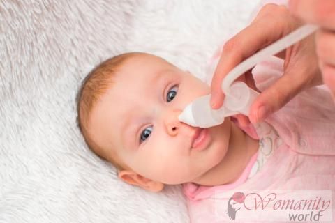 Methoden, um das Baby zu helfen, Schleim zu entfernen.