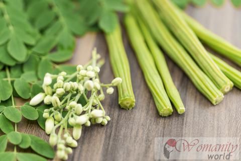 Des remèdes naturels et utilise dans la cuisine comment moringa est prise.