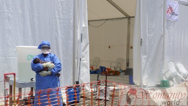 Ebola behandeling gebaseerde antilichamen en antibiotica