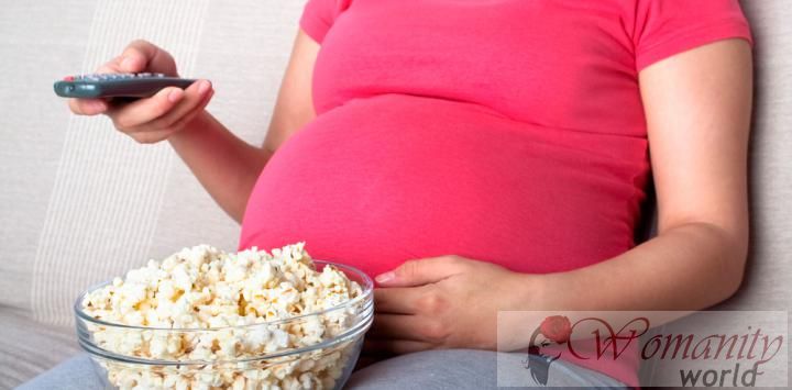 Mütterliches Übergewicht erhöht das Risiko, dass das Baby Keuchen leidet