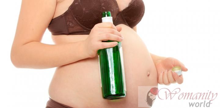 Alcoholgebruik, veroorzaakt een onherroepelijke foetale schade.