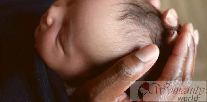 Zika virus geassocieerde lijden tijdens de zwangerschap met microcefalie