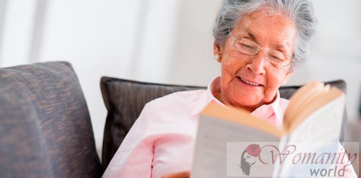 Schrijven, lezen en slapen goed te beschermen tegen dementie