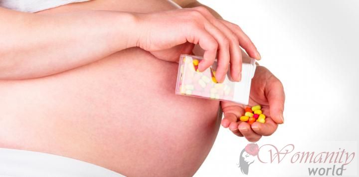 Im Zusammenhang mit Vitamin-B12-Mangel in der Schwangerschaft und Diabetes im Baby