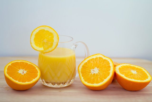 15 hälsosamma livsmedel som är höga i vitamin C