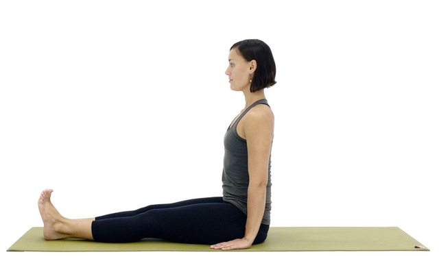 Grundläggande och avancerad sittande yoga poses