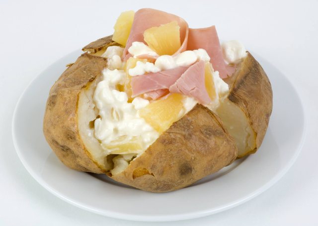 Hur många kalorier finns i en bakad potatis?
