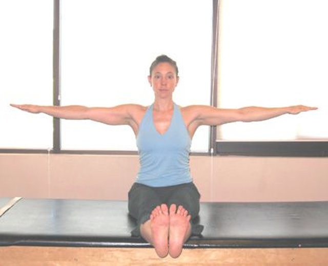 Hur Pilates Spine Twist