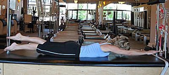 Pilates Flat Abs Exercise Routine - Intro och Uppvärmning