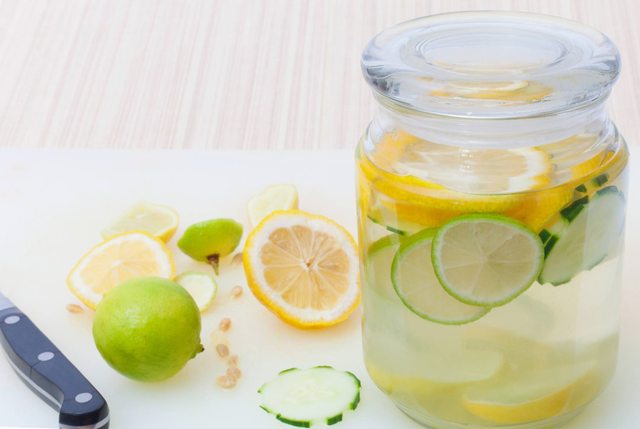 Topp 10 DIY Infused Detox Vatten Recept