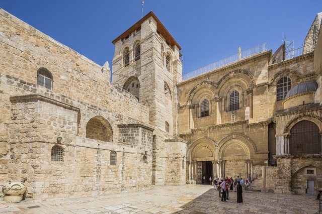 Går Via Dolorosa i Jerusalem