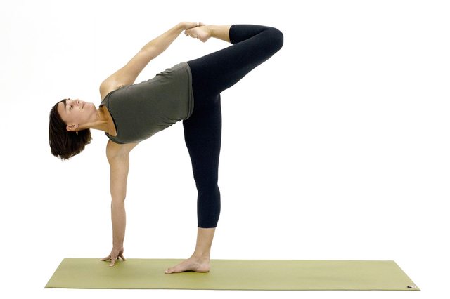 Arbeta din kärna med stående balans Yoga Poses