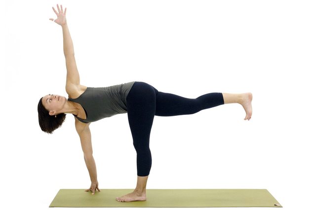 Arbeta din kärna med stående balans Yoga Poses