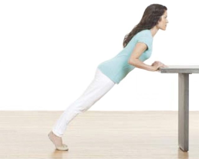 Din Pilates träning på skrivbordet