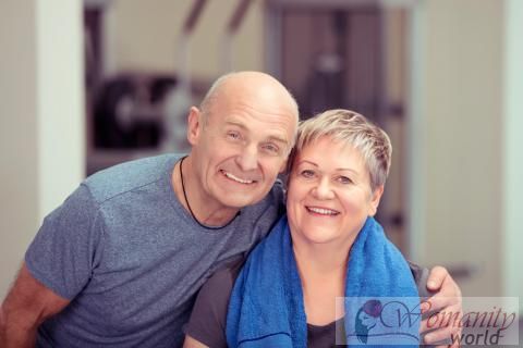 Tips om te beginnen met het doen van gymnastiek van 60 jaar