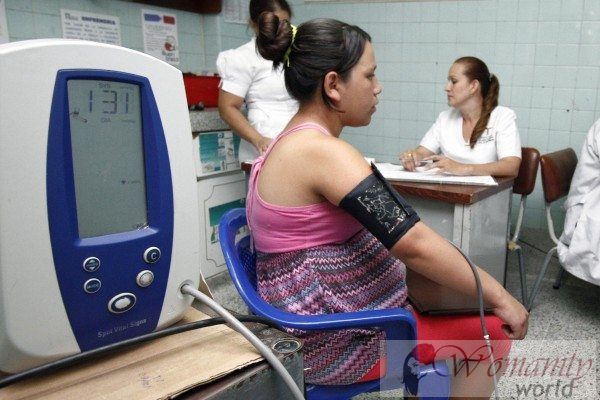L'OMS recommande: ultrasons enceintes par zika
